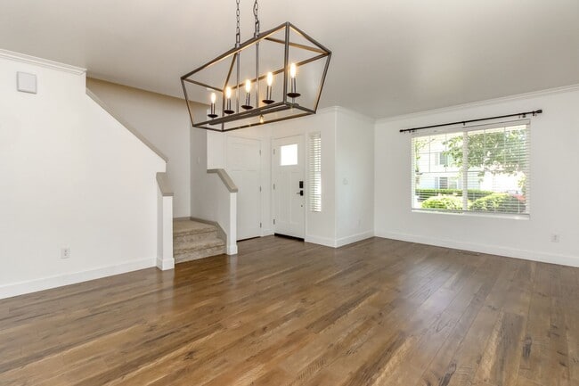 Building Photo - Beautiful upgraded 4 bedroom DuPont home with AC and sprinkler system