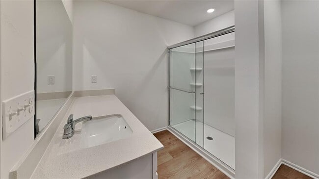 Building Photo - 16117 Lovers Ln