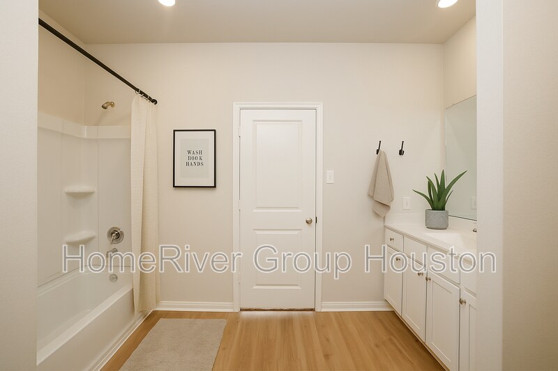 Building Photo - 14101 Freeboard Dr