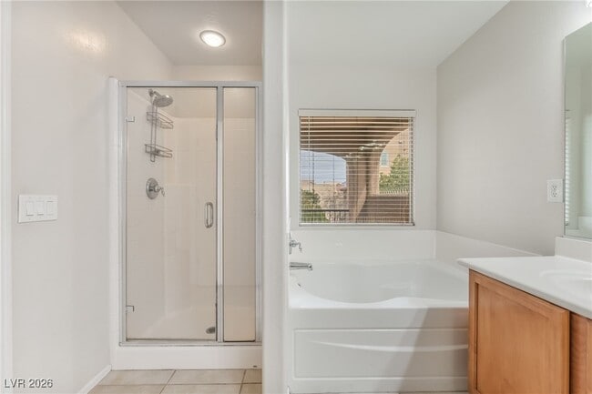 Building Photo - 10822 La Florentina Ave