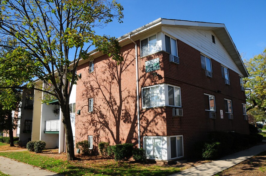 Building Photo - State Fayette Gardens