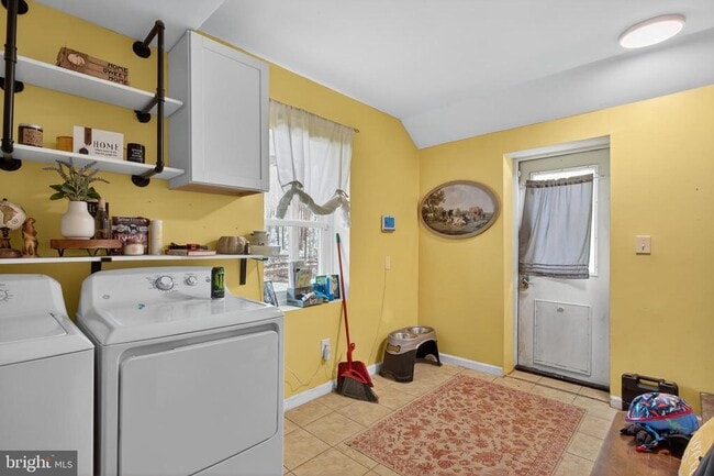 Building Photo - 1238 Logger Dr