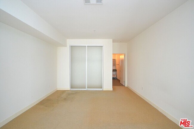 Building Photo - 1234 Wilshire Blvd