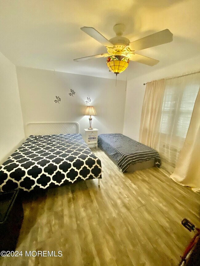 Building Photo - 364 Westwood Ave