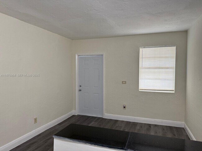 Building Photo - 4721 NW 33rd Ave