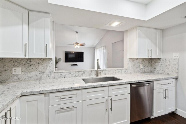 Building Photo - 5601 N 79th St