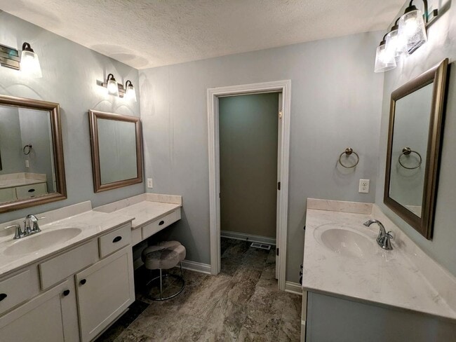 Building Photo - 241 Butterfield Dr