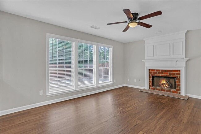 Building Photo - 3527 Chastain Glen Ln NE