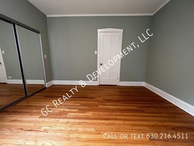 Building Photo - 2144 W Estes Ave