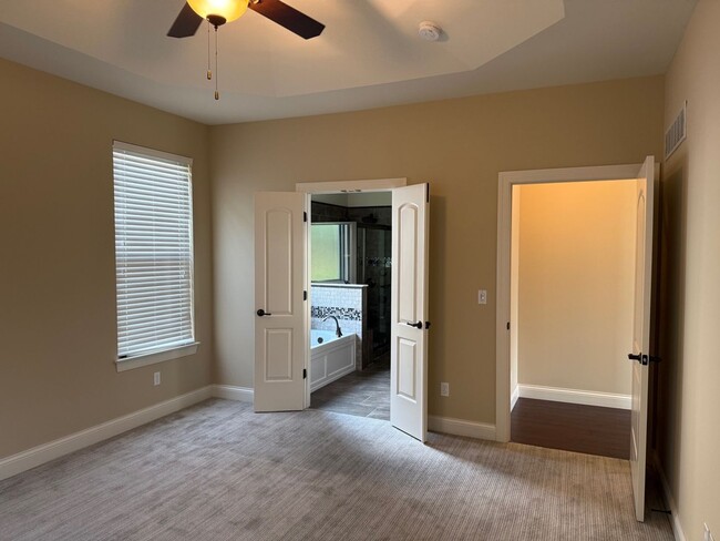 Building Photo - 36 Sag Harbor Ct