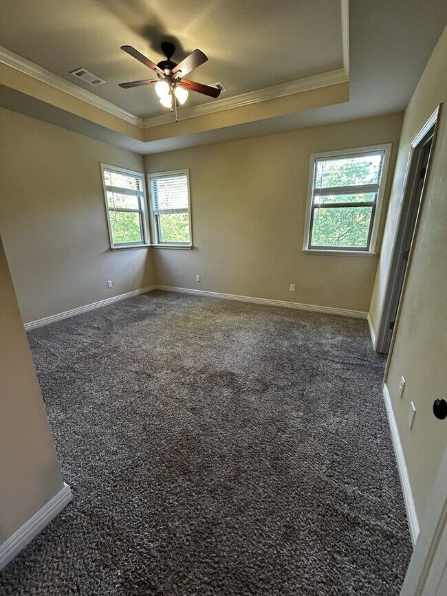 Building Photo - Private Treehouse Views - 3 Bed 2 Bath Home on Cul de sac in Bella Vista!