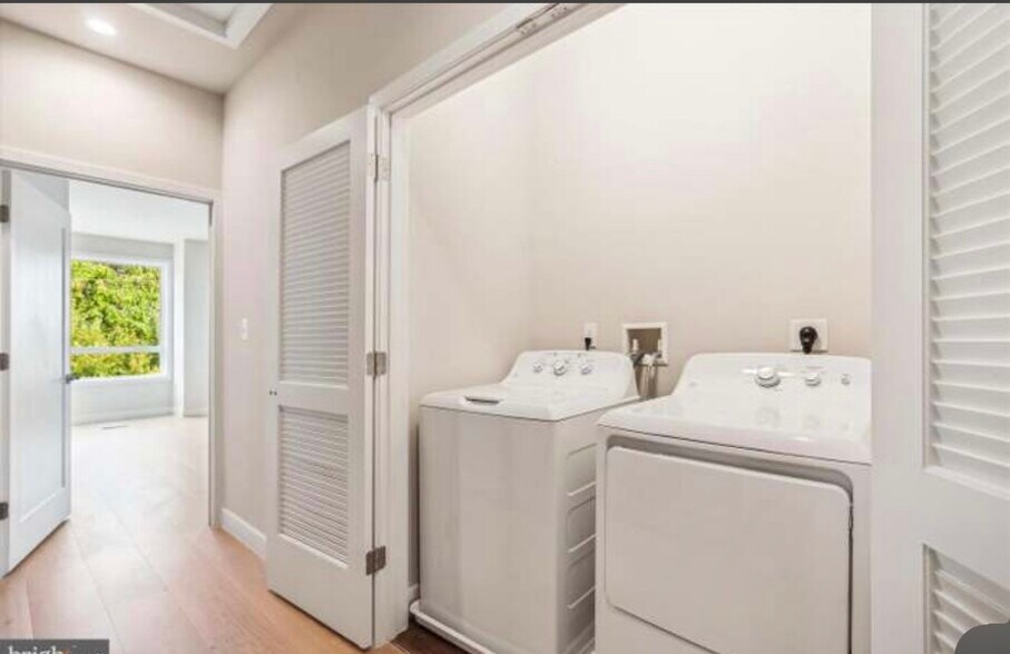 Building Photo - 4939 Call Pl SE