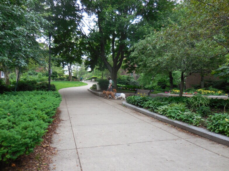 Building Photo - 43 Braddock Park