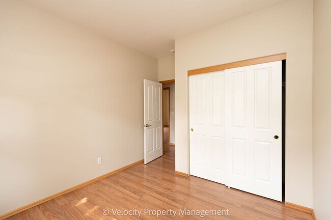 Building Photo - Charming Single Level Home!