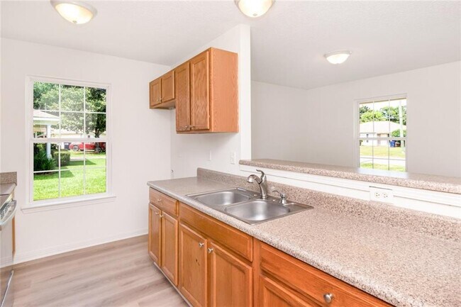 Building Photo - 9932 Magnolia Crest Ct