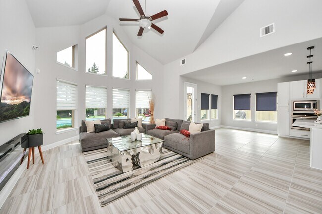 Building Photo - 1110 Honey Rose Ct