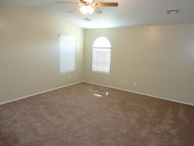 Building Photo - 10542 W La Reata Ave