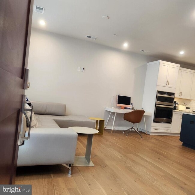 Building Photo - 7425 Backett Wood Ter