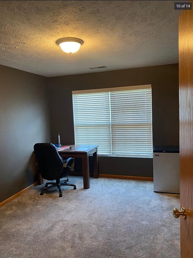 Building Photo - 15615 Sienna Dr