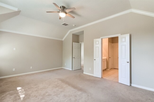 Building Photo - 115 W Burberry Cir