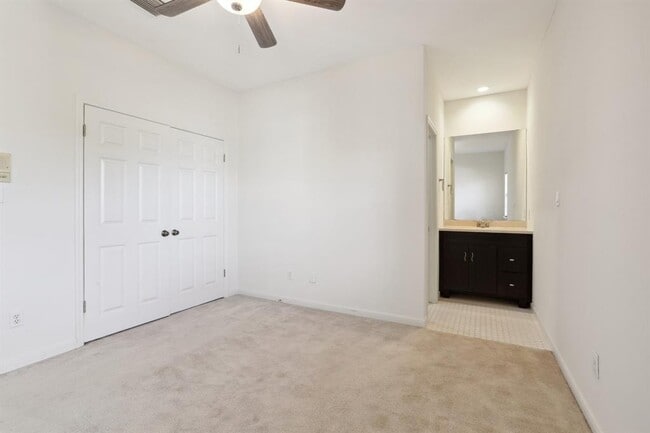 Building Photo - 6904 Peppervine Cove