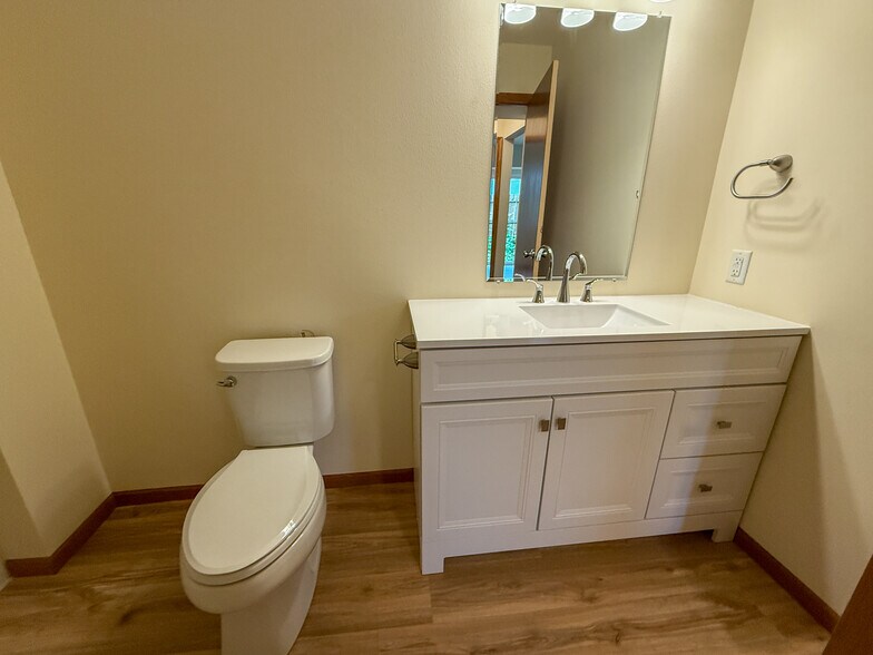 Building Photo - 5022 Paulson Ct