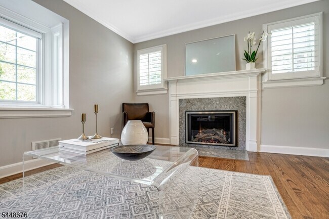 Building Photo - 256 Woodland Ave