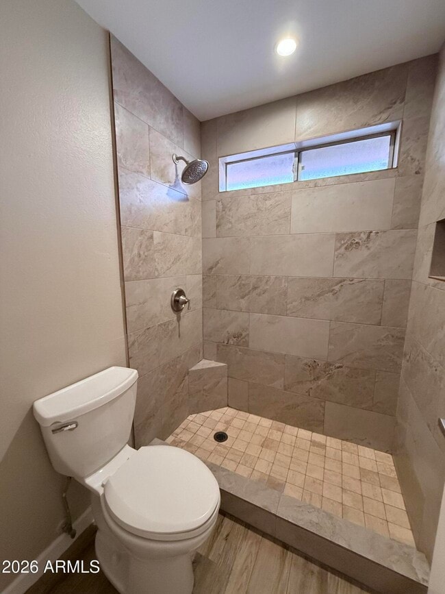 Building Photo - 2307 W Gail Dr