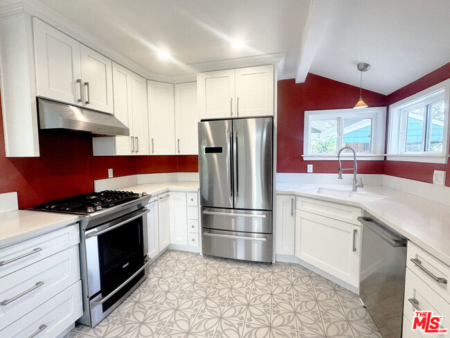Building Photo - 5460 Burnet Ave