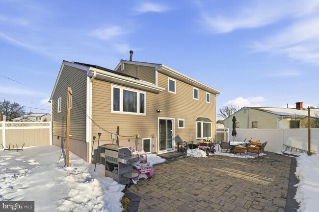 Building Photo - 38 Vine Way