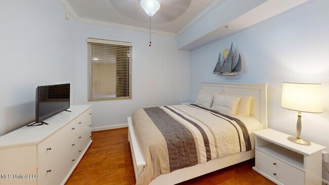 Building Photo - 1200 Beach Dr