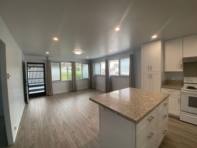 Building Photo - 439MAT