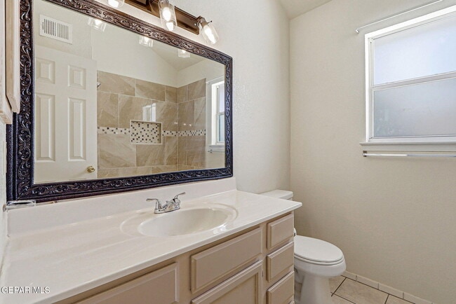 Building Photo - 7765 Dianjou Dr