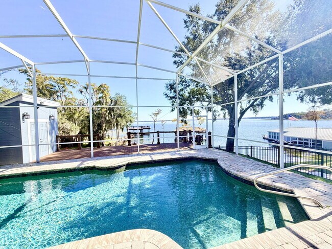 Building Photo - 5243 W Lake Butler Rd