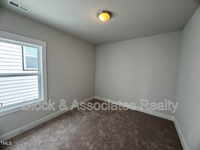 Building Photo - 2129 Treelight Wy