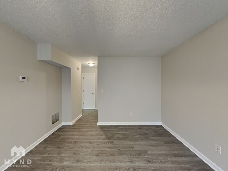 Building Photo - 5561 Northcut Dr