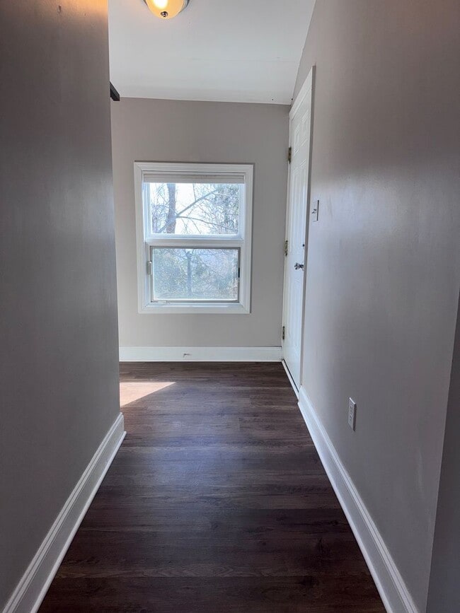 Building Photo - Central AVL Condo - Huge Deck, Views and Community Pool