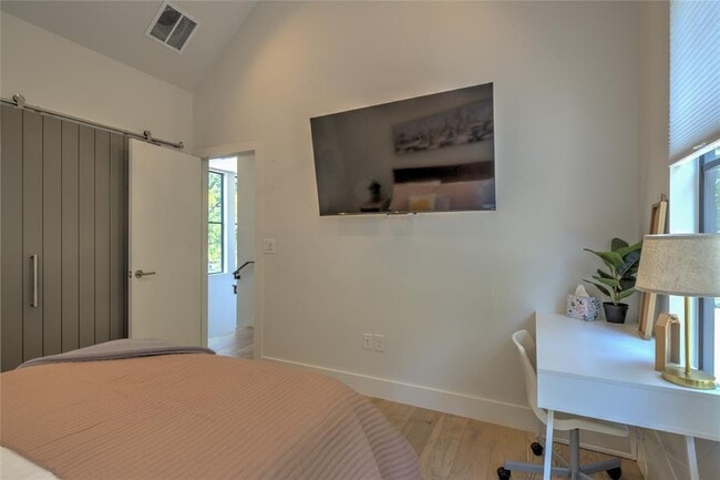 Building Photo - 6005 Woodrow Ave