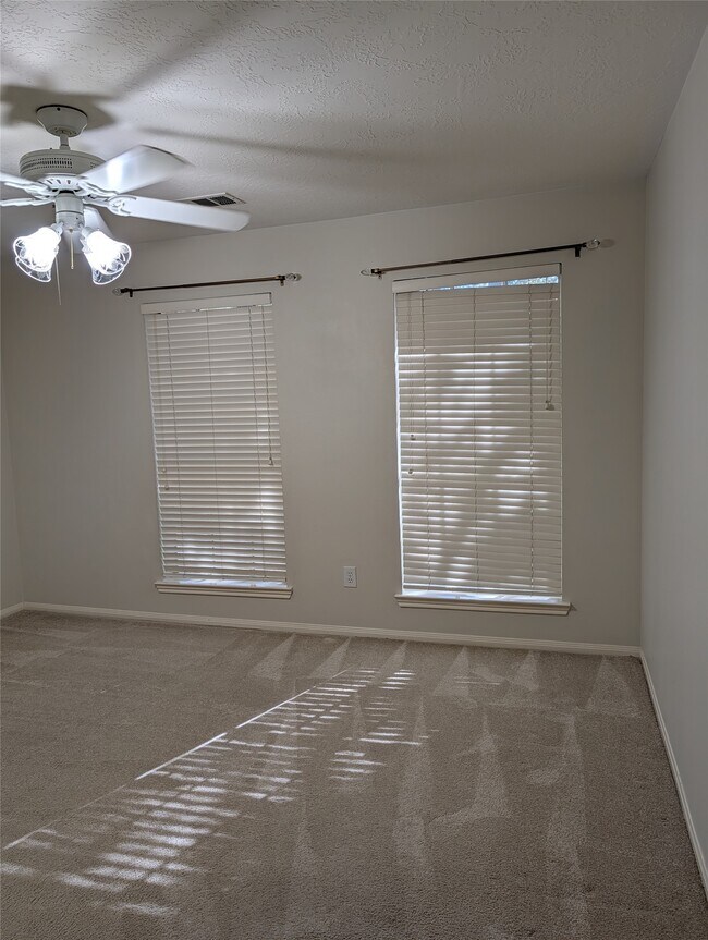 Building Photo - 15222 Holland Fields Cir