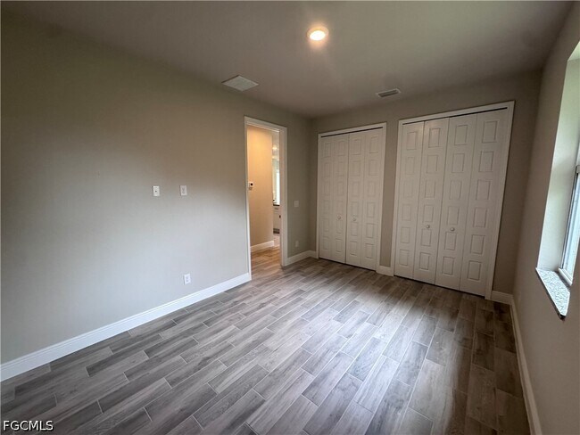 Building Photo - 1305 Andover Dr