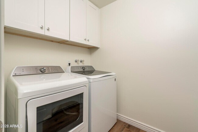 Building Photo - 6016 E Evans Dr