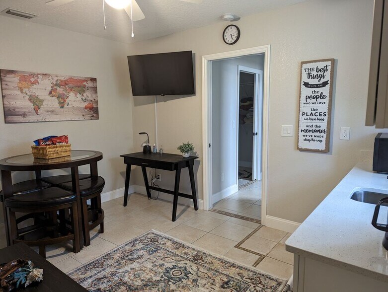 Building Photo - 3143 Elizabeth St