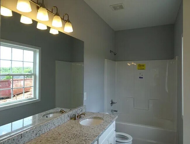 Building Photo - 179 Pine Knoll