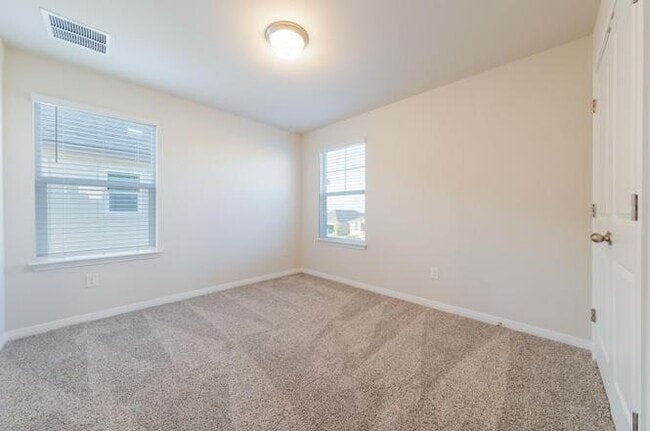 Building Photo - 14317 Heartland Dr