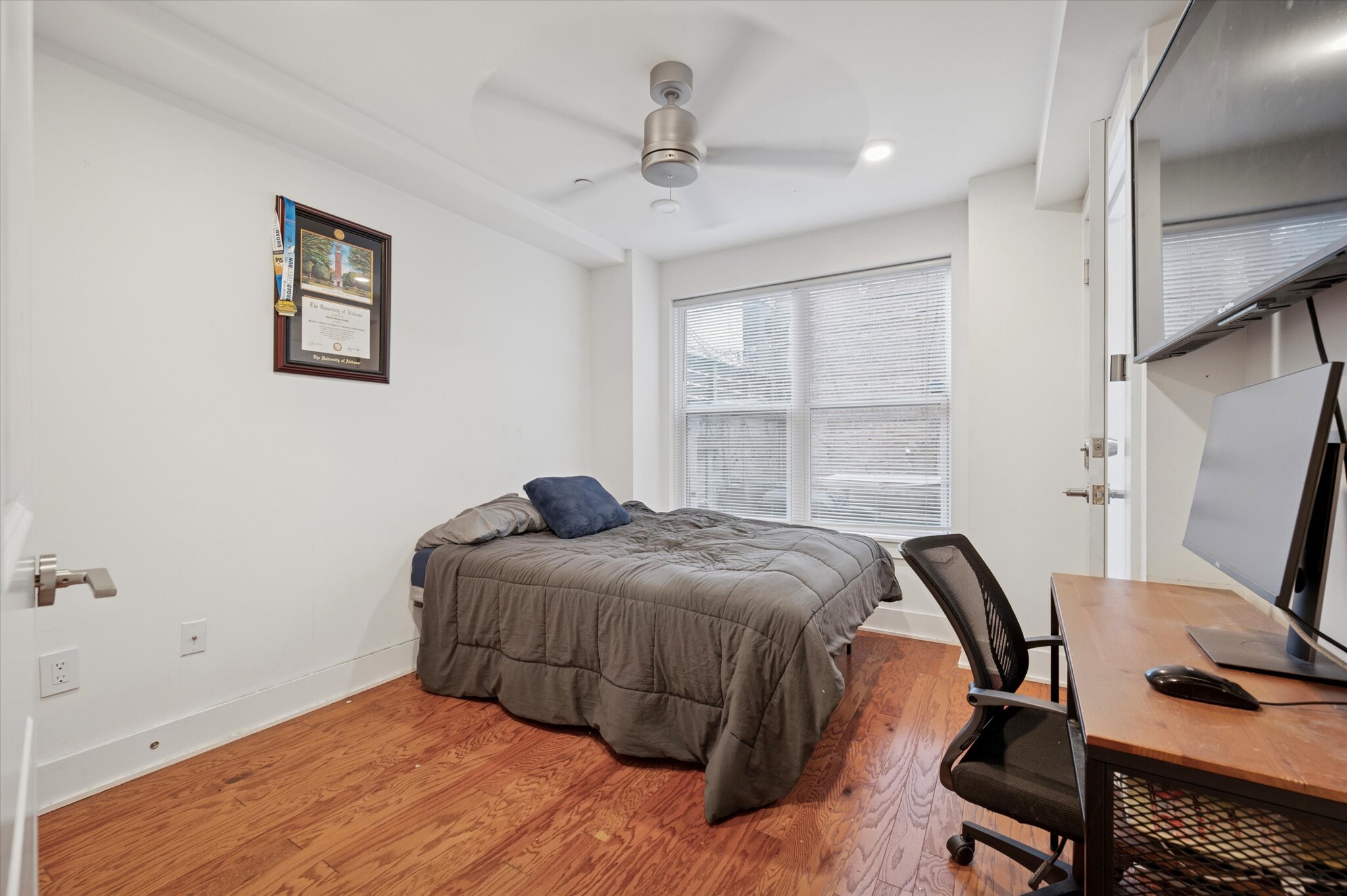 Main Floor bed/office - 970 N Marshall St