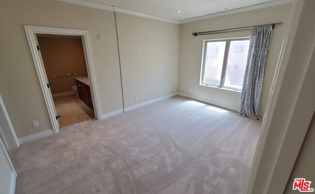 Building Photo - 1135 S Shenandoah St