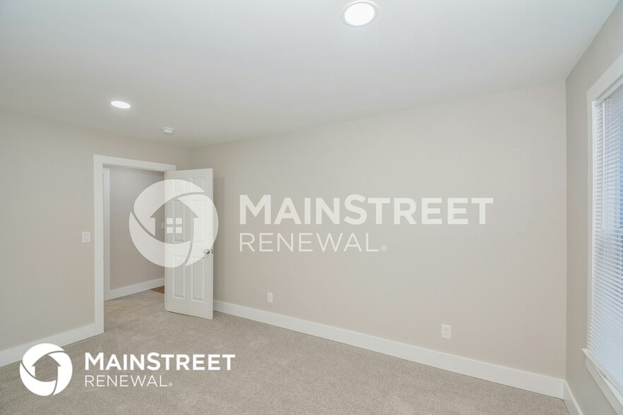 Building Photo - 115 Green Meadow Dr