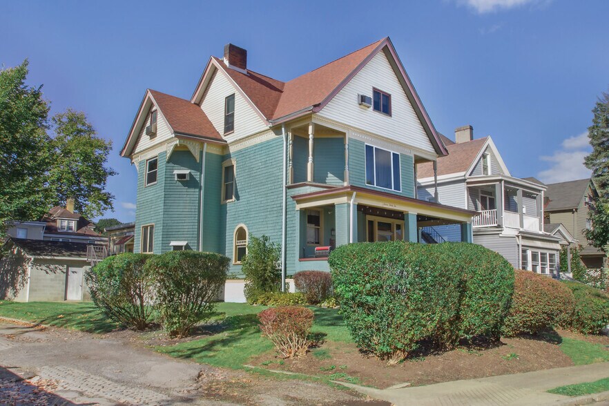 Building Photo - 732 Savannah Ave