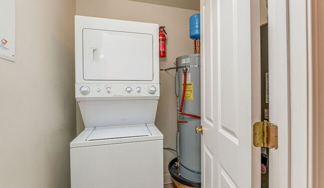 Building Photo - 2 Bedroom 2 Bath Condo in Indigo Hall at Hope Plantation - Johns Island