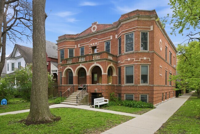 Building Photo - 2555 W Logan Blvd